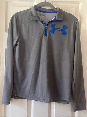 Kid’s Under Armour Gray Long-Sleeve Quarter-Zip Top with Blue Logo (youth L)